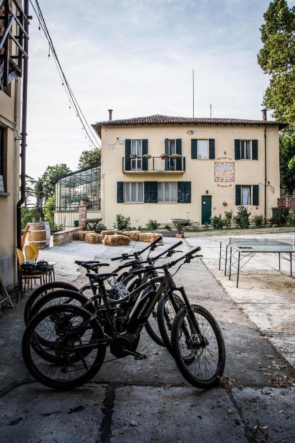 Tenuta San Rocco Conzano ภายนอก รูปภาพ